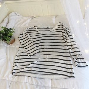 🚫SOLD🚫 Old Navy basic striped top